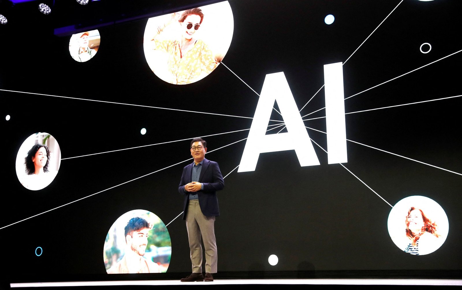 20240524T1405-WHITE-COLLAR-LAYOFFS-1777204-scaled